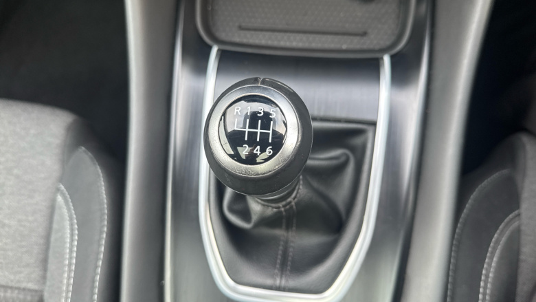 Nissan Qashqai 1.3 DiG-T MH Premiere Edition 5dr Petrol Hatchback